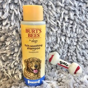 🐶New with tags BURT’S BEE’S Itch soothing shampoo